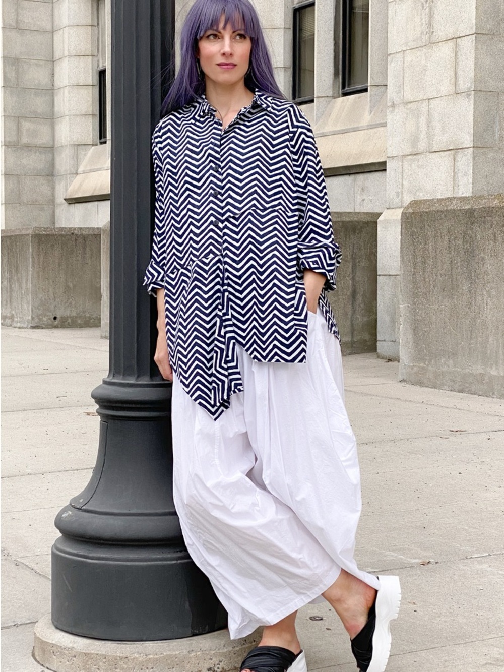 Kaliyana artwear Chevron-Print oversized Button shirt in Navy and White size 2